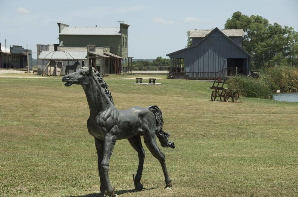 Beaumont Ranch Hotel Grandview Bagian luar foto